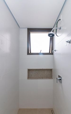 Apartamento para alugar com 160m², 4 quartos e 3 vagas Apartamento para alugar com 160m², 4 quartos e 3 vagasBanheiro da Suíte 2