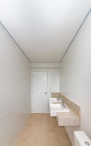 Apartamento para alugar com 160m², 4 quartos e 3 vagas Apartamento para alugar com 160m², 4 quartos e 3 vagasBanheiro da Suíte 1
