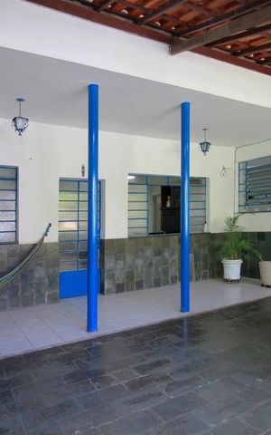 Casa à venda com 400m², 4 quartos e 6 vagasVaranda