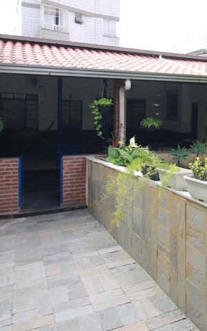 Casa à venda com 400m², 4 quartos e 6 vagasQuintal