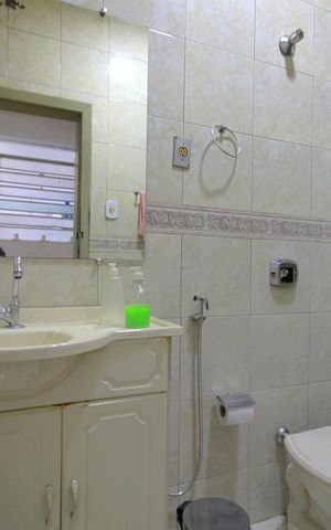 Casa à venda com 400m², 4 quartos e 6 vagasBanheiro Social