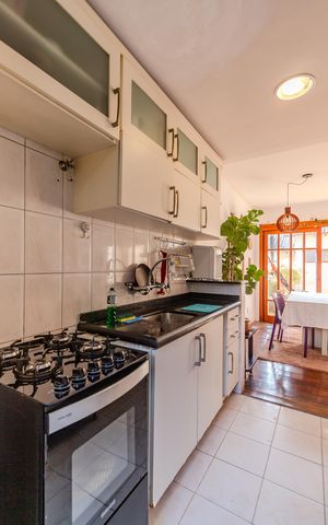 Casa de condomínio para alugar com 195m², 3 quartos e 2 vagas Casa de condomínio para alugar com 195m², 3 quartos e 2 vagasCozinha e Área de Serviço
