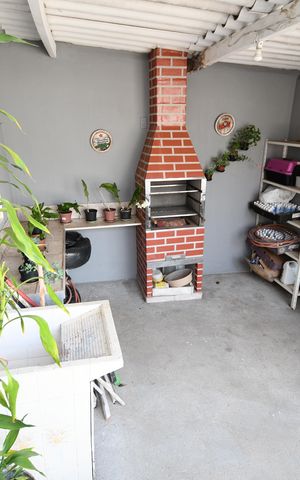 Casa à venda com 100m², 2 quartos e 3 vagasChurrasqueira