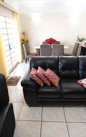 Casa à venda com 100m², 2 quartos e 3 vagasSala