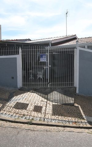 Casa à venda com 100m², 2 quartos e 3 vagasFachada