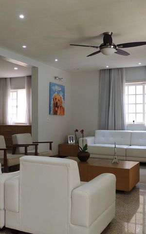 Casa de condomínio à venda com 600m², 4 quartos e 5 vagasSala 1