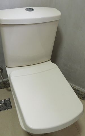 Casa de condomínio à venda com 600m², 4 quartos e 5 vagasLavabo
