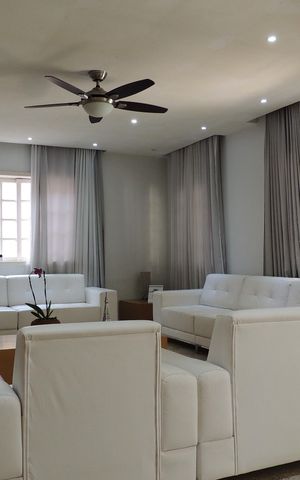 Casa de condomínio à venda com 600m², 4 quartos e 5 vagasSala 1
