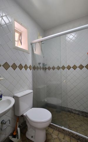 Casa de condomínio à venda com 600m², 4 quartos e 5 vagasBanheiro de serviço