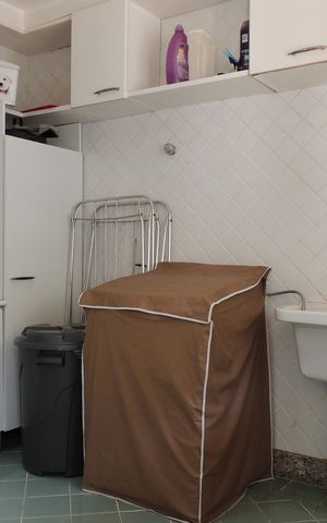 Casa de condomínio à venda com 600m², 4 quartos e 5 vagasÁrea de Serviço