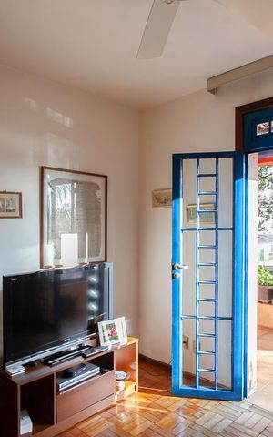 Casa à venda com 992m², 4 quartos e 6 vagas Casa à venda com 992m², 4 quartos e 6 vagasSala 2