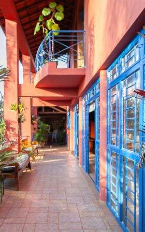 Casa à venda com 992m², 4 quartos e 6 vagas Casa à venda com 992m², 4 quartos e 6 vagasVaranda