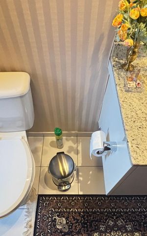 Apartamento à venda com 103m², 2 quartos e 2 vagas Apartamento à venda com 103m², 2 quartos e 2 vagasLavabo