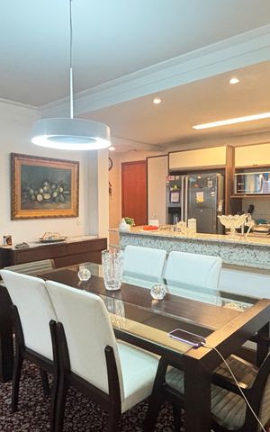 Apartamento à venda com 103m², 2 quartos e 2 vagas Apartamento à venda com 103m², 2 quartos e 2 vagasSala