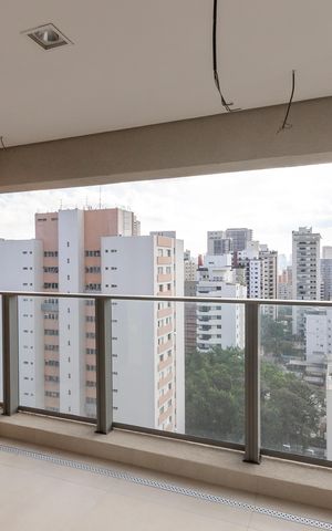 Apartamento à venda com 232m², 3 quartos e 3 vagasVaranda da Suíte 1