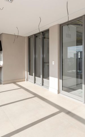 Apartamento à venda com 232m², 3 quartos e 3 vagasVaranda 2