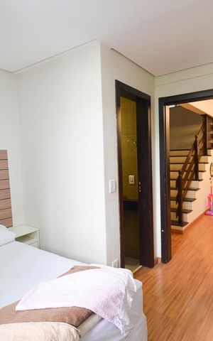 Casa à venda com 420m², 6 quartos e 2 vagas Casa à venda com 420m², 6 quartos e 2 vagasQuarto 5
