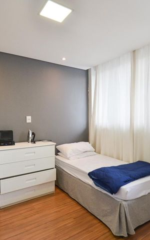 Casa à venda com 420m², 6 quartos e 2 vagas Casa à venda com 420m², 6 quartos e 2 vagasQuarto 4