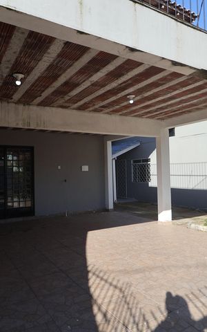 Casa à venda com 348m², 3 quartos e 2 vagasÁrea externa