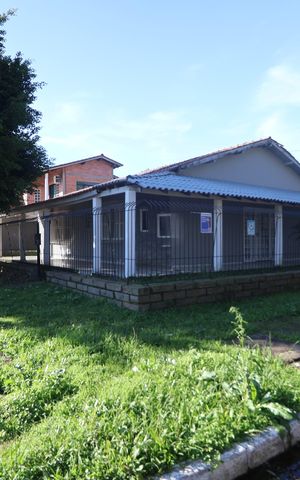 Casa à venda com 348m², 3 quartos e 2 vagasFachada
