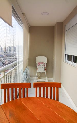 Apartamento à venda com 63m², 2 quartos e 1 vaga Apartamento à venda com 63m², 2 quartos e 1 vagaVaranda