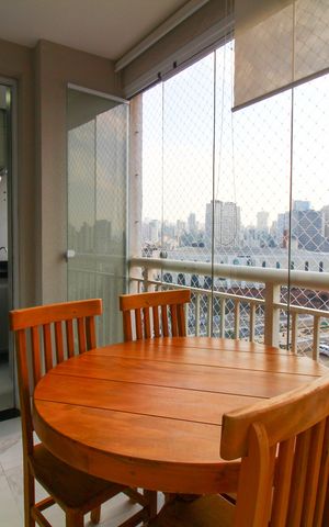 Apartamento à venda com 63m², 2 quartos e 1 vaga Apartamento à venda com 63m², 2 quartos e 1 vagaVaranda