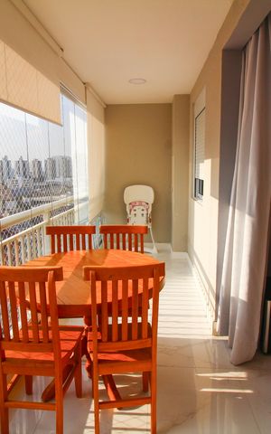 Apartamento à venda com 63m², 2 quartos e 1 vaga Apartamento à venda com 63m², 2 quartos e 1 vagaVaranda
