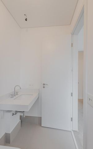 Apartamento à venda com 270m², 4 quartos e 4 vagasBanheiro da Suíte 2