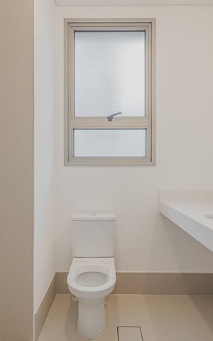 Apartamento à venda com 270m², 4 quartos e 4 vagasBanheiro da Suíte 1