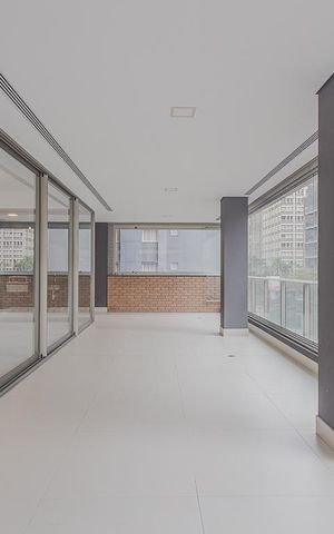 Apartamento à venda com 270m², 4 quartos e 4 vagasVaranda da Sala