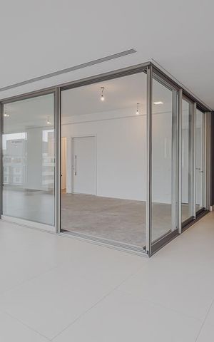 Apartamento à venda com 270m², 3 quartos e 4 vagasVaranda da Sala