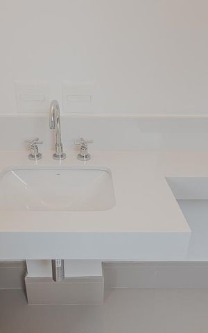 Apartamento à venda com 270m², 3 quartos e 4 vagasBanheiro da Suíte 1