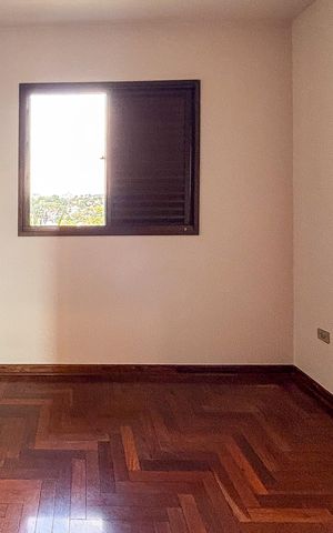 Apartamento para alugar com 200m², 3 quartos e 3 vagas Apartamento para alugar com 200m², 3 quartos e 3 vagasQuarto