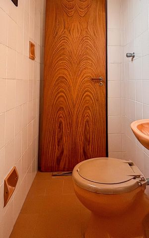 Apartamento para alugar com 200m², 3 quartos e 3 vagas Apartamento para alugar com 200m², 3 quartos e 3 vagasBanheiro de Serviço