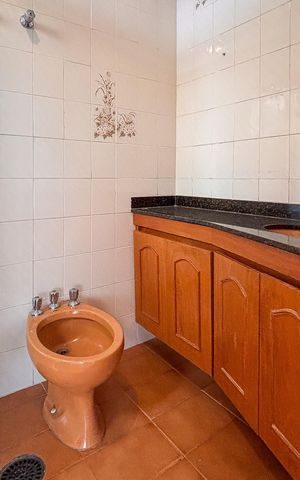 Apartamento para alugar com 200m², 3 quartos e 3 vagas Apartamento para alugar com 200m², 3 quartos e 3 vagasBanheiro da Suíte 2