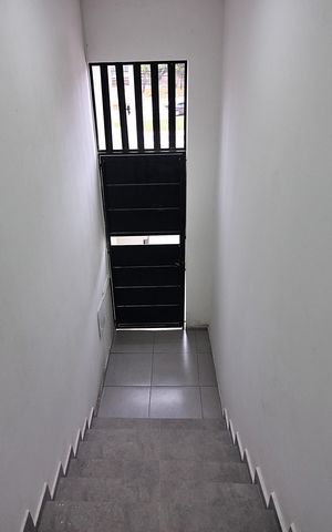 Apartamento para alugar com 40m², 1 quarto e sem vagaEscadas
