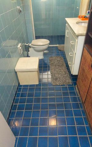 Apartamento à venda com 172m², 3 quartos e 2 vagas Apartamento à venda com 172m², 3 quartos e 2 vagasBanheiro 2