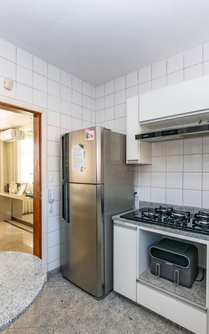 Apartamento à venda com 282m², 5 quartos e 2 vagas Apartamento à venda com 282m², 5 quartos e 2 vagasCozinha