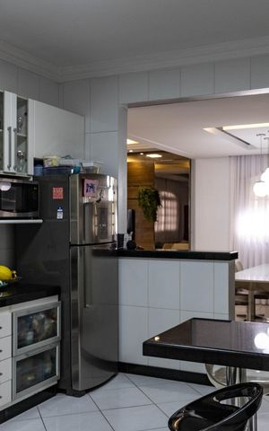 Casa à venda com 277m², 3 quartos e 2 vagas Casa à venda com 277m², 3 quartos e 2 vagasCozinha