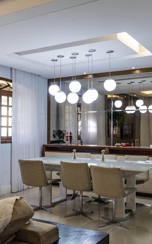 Casa à venda com 277m², 3 quartos e 2 vagas Casa à venda com 277m², 3 quartos e 2 vagasSala