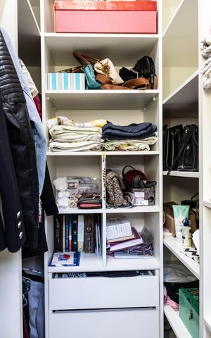 Casa à venda com 277m², 3 quartos e 2 vagas Casa à venda com 277m², 3 quartos e 2 vagasCloset Suíte