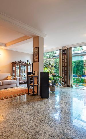 Casa à venda com 189m², 4 quartos e 3 vagas Casa à venda com 189m², 4 quartos e 3 vagasSala