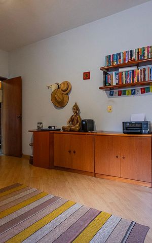 Casa à venda com 189m², 4 quartos e 3 vagas Casa à venda com 189m², 4 quartos e 3 vagasQuarto 4