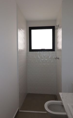 Apartamento à venda com 323m², 3 quartos e 5 vagasBanheiro da Suíte 1