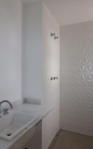 Apartamento à venda com 323m², 3 quartos e 5 vagasBanheiro da Suíte 2