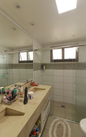 Apartamento à venda com 92m², 3 quartos e 2 vagas Apartamento à venda com 92m², 3 quartos e 2 vagasBanheiro da Suíte