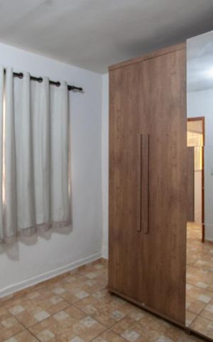 Casa à venda com 250m², 4 quartos e 3 vagas Casa à venda com 250m², 4 quartos e 3 vagasEdícula - Quarto