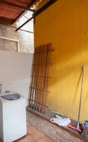 Casa à venda com 250m², 4 quartos e 3 vagas Casa à venda com 250m², 4 quartos e 3 vagasÁrea de Serviço