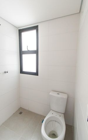 Casa de condomínio à venda com 168m², 3 quartos e 2 vagas Casa de condomínio à venda com 168m², 3 quartos e 2 vagasBanheiro da suíte