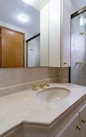 Apartamento à venda com 152m², 3 quartos e 3 vagas Apartamento à venda com 152m², 3 quartos e 3 vagasBanheiro da Suíte 2